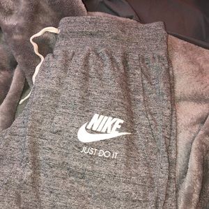 grey nike sweatpants